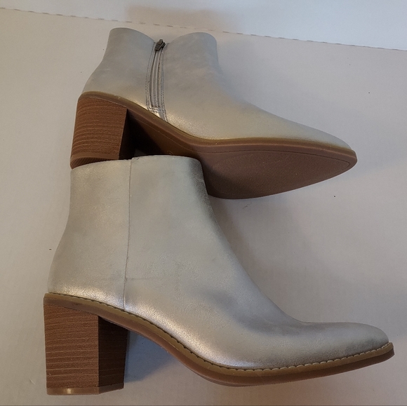 New Universal Thread Siver Malby Boot Booties Size 11 - Picture 4 of 5